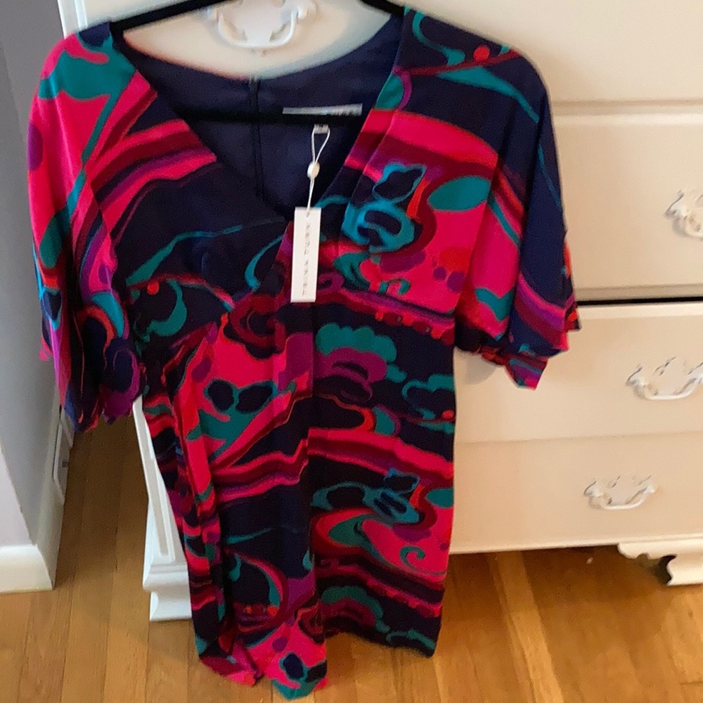 NWT Trina Turk Dress size 4. Navy, dark pink, teal and red - fully lined